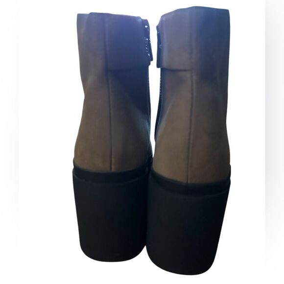 Eileen Fisher Kard Ankle Booties 8.5 Tan
NWOB Platform Wedge Boots Leather - Picture 9 of 10